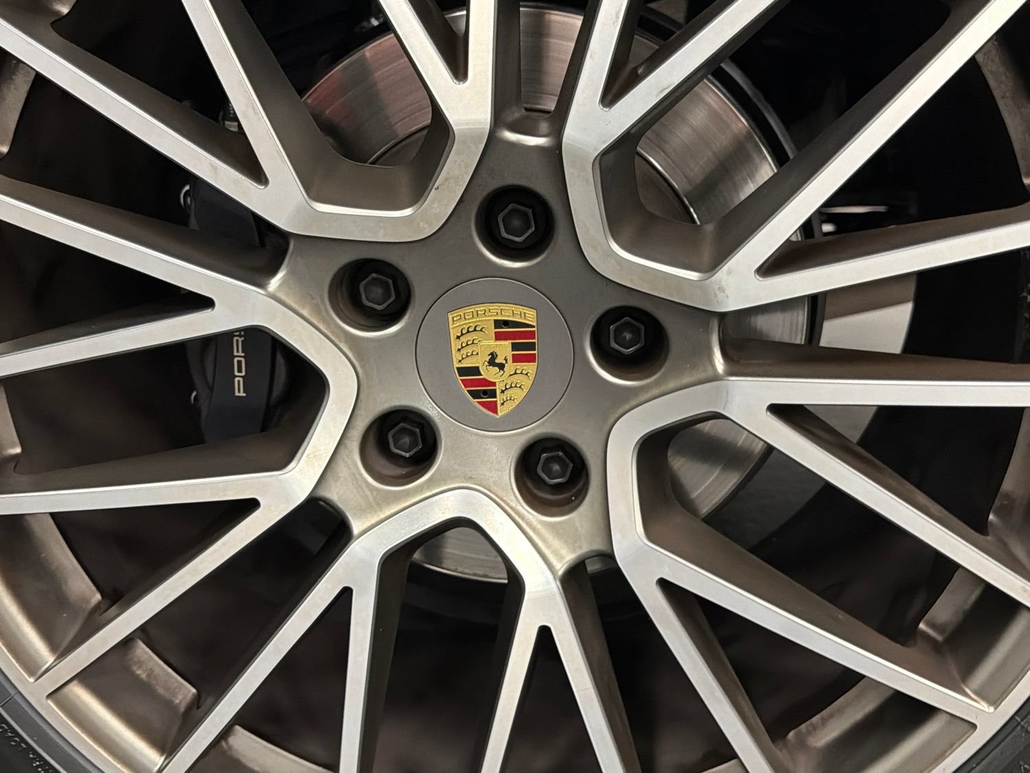 Used 2023 Porsche Cayenne AWD/4WD image 17