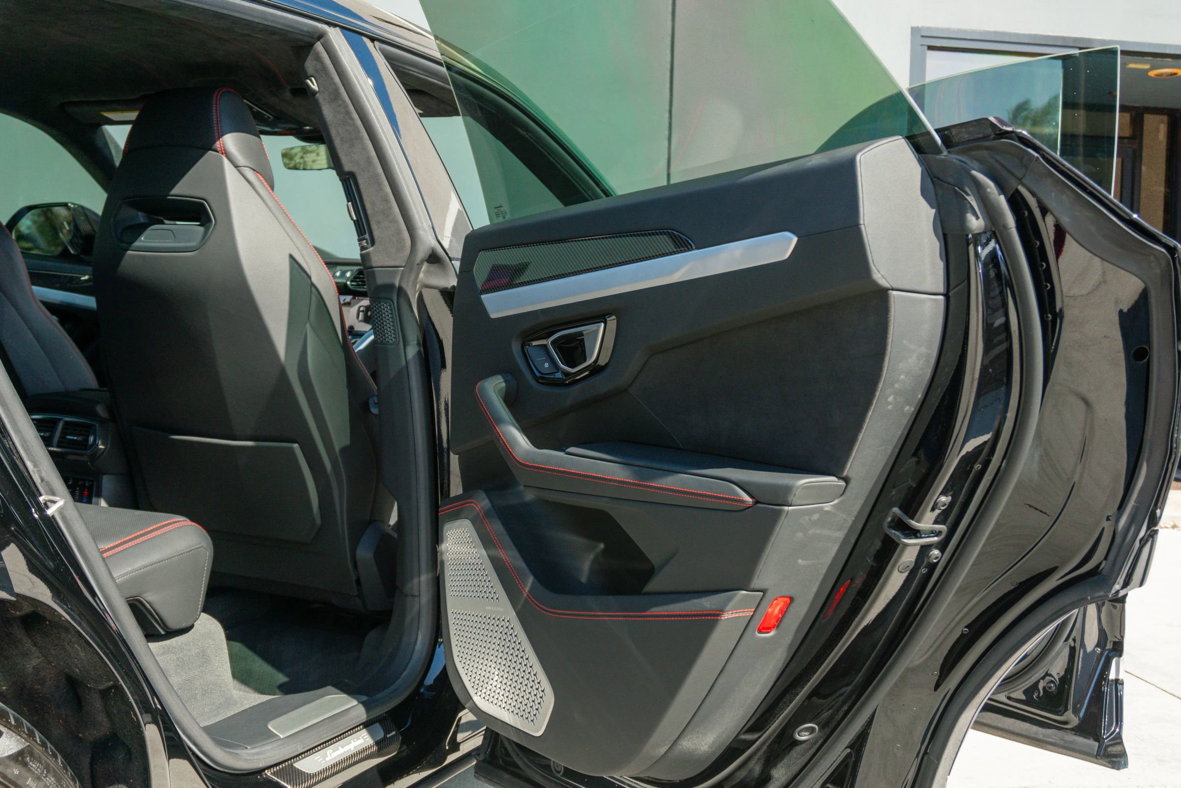 Used 2020 Lamborghini Urus image 56