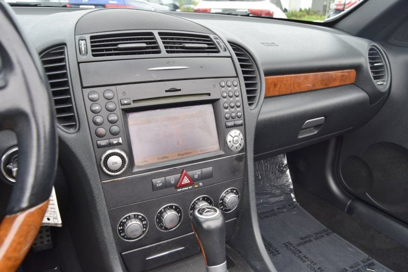 Used 2011 Mercedes-Benz SLK 350 image 31