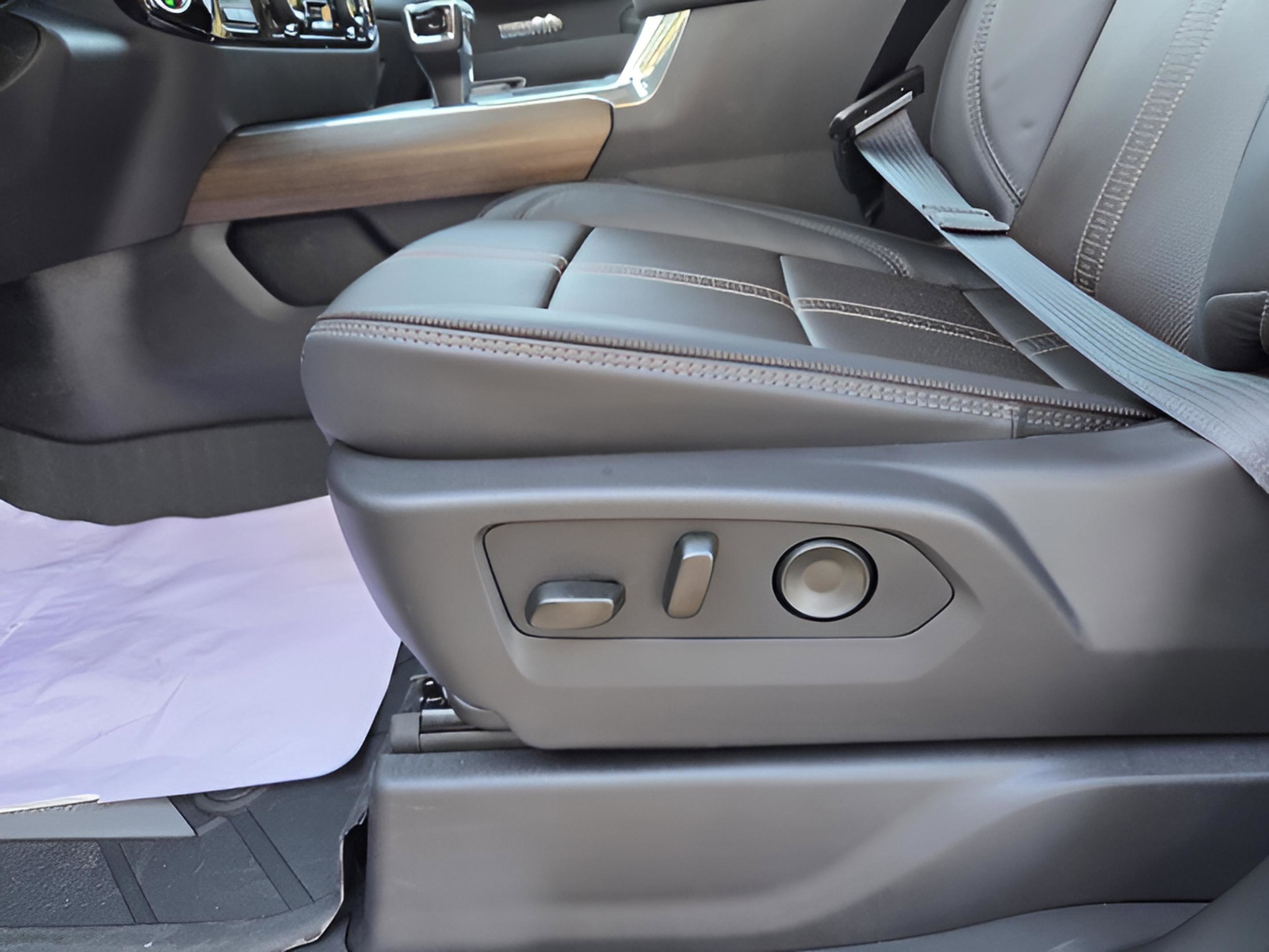 New 2026 Chevrolet Silverado 1500 High Country w/ High Country Premium Package image 9