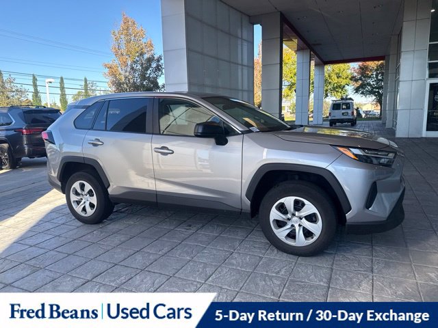 Used 2024 Toyota RAV4 LE AWD/4WD image 5