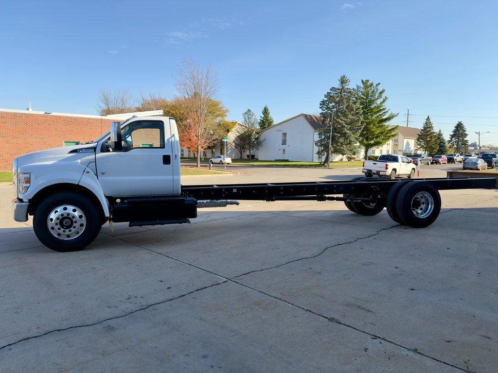 New 2026 Ford F650 2WD Regular Cab Super Duty image 4