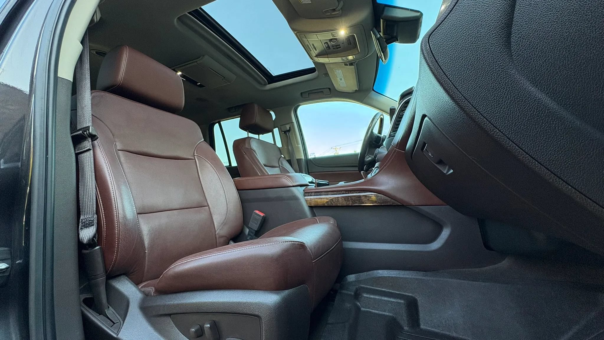 Used 2018 Chevrolet Tahoe Premier AWD/4WD image 35