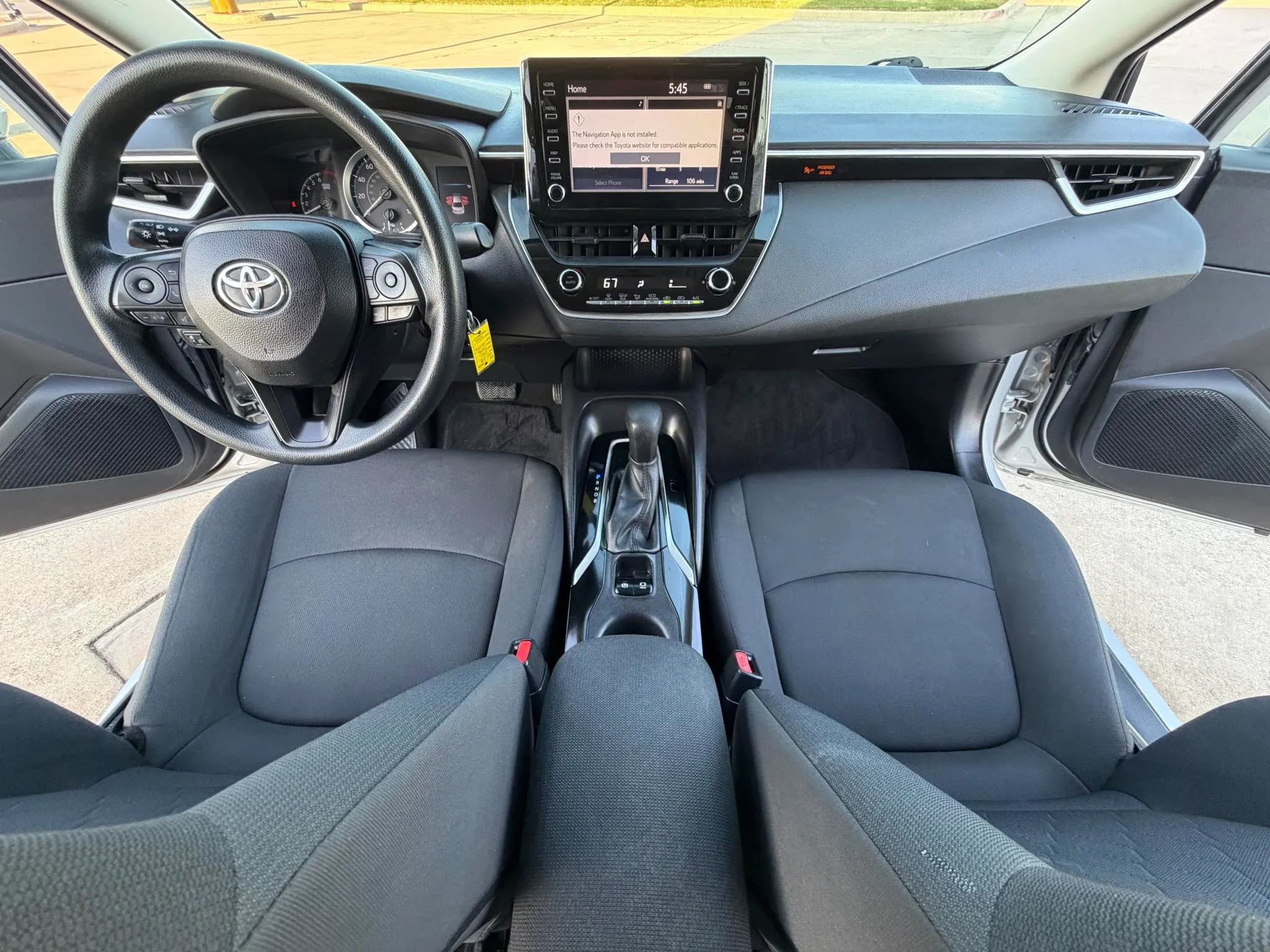 Used 2020 Toyota Corolla LE FWD image 19