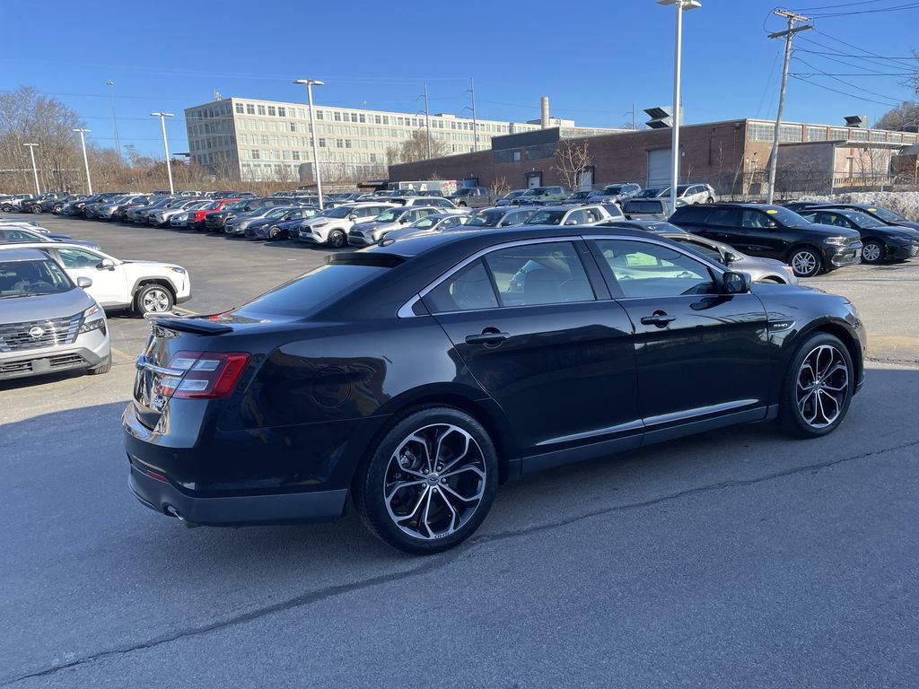 Used 2013 Ford Taurus SHO image 8