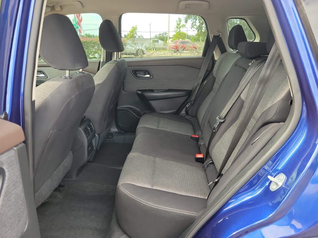Used 2023 Nissan Rogue SV FWD image 10