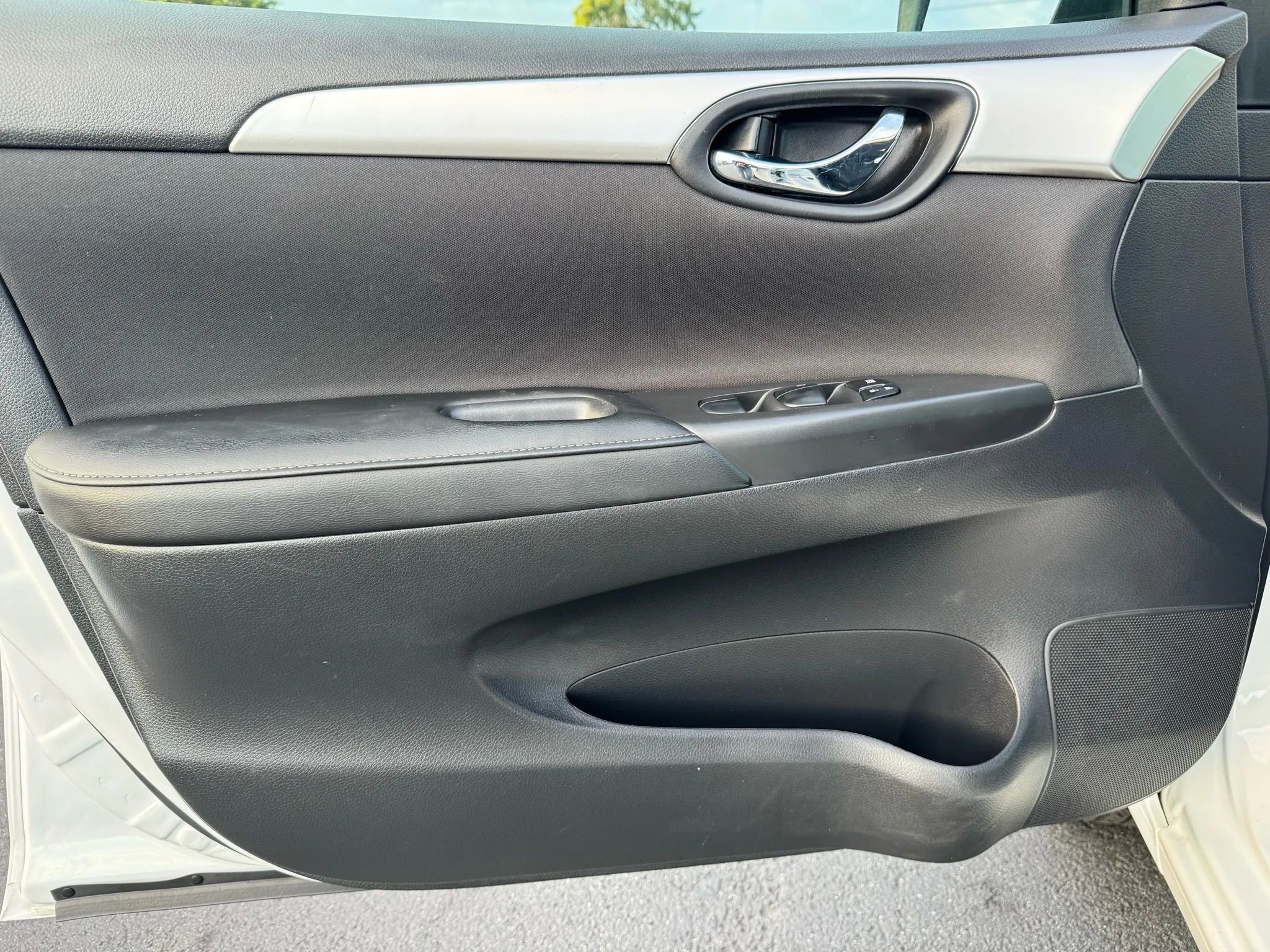 Used 2019 Nissan Sentra S image 40