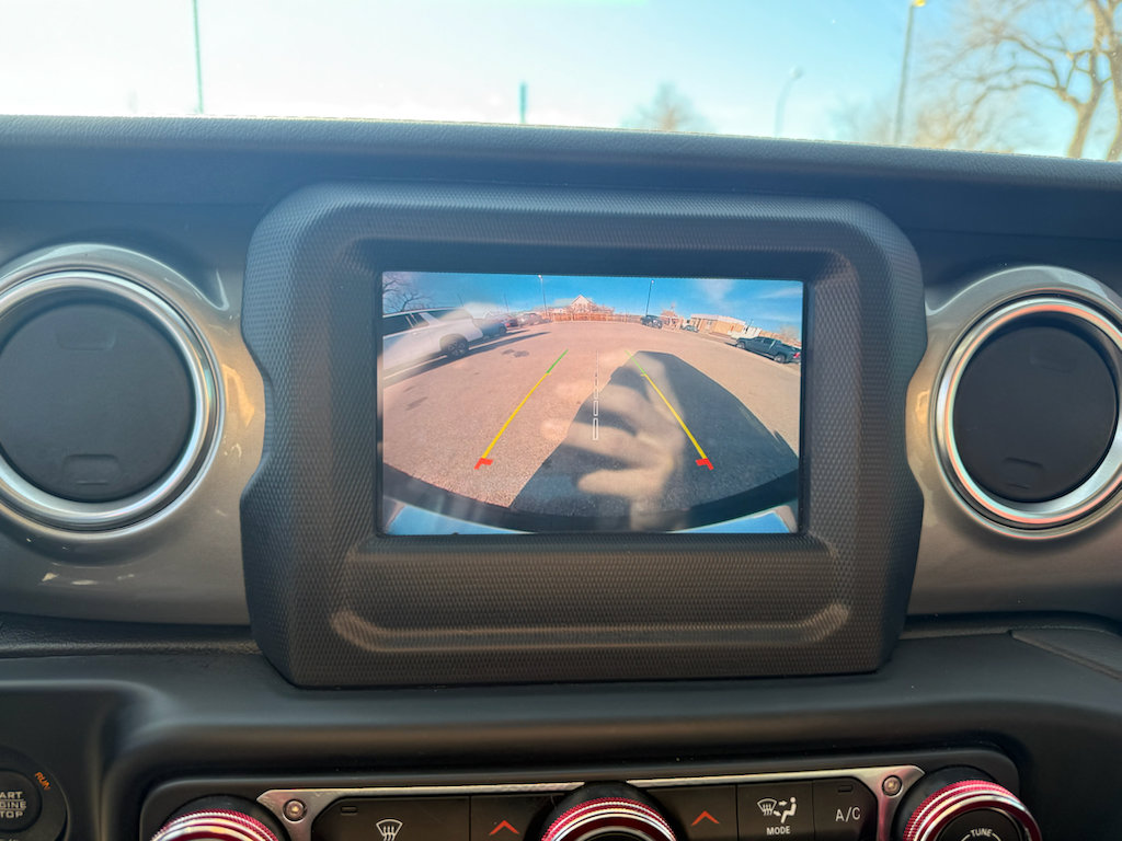 Used 2021 Jeep Wrangler Unlimited Sahara AWD/4WD image 14