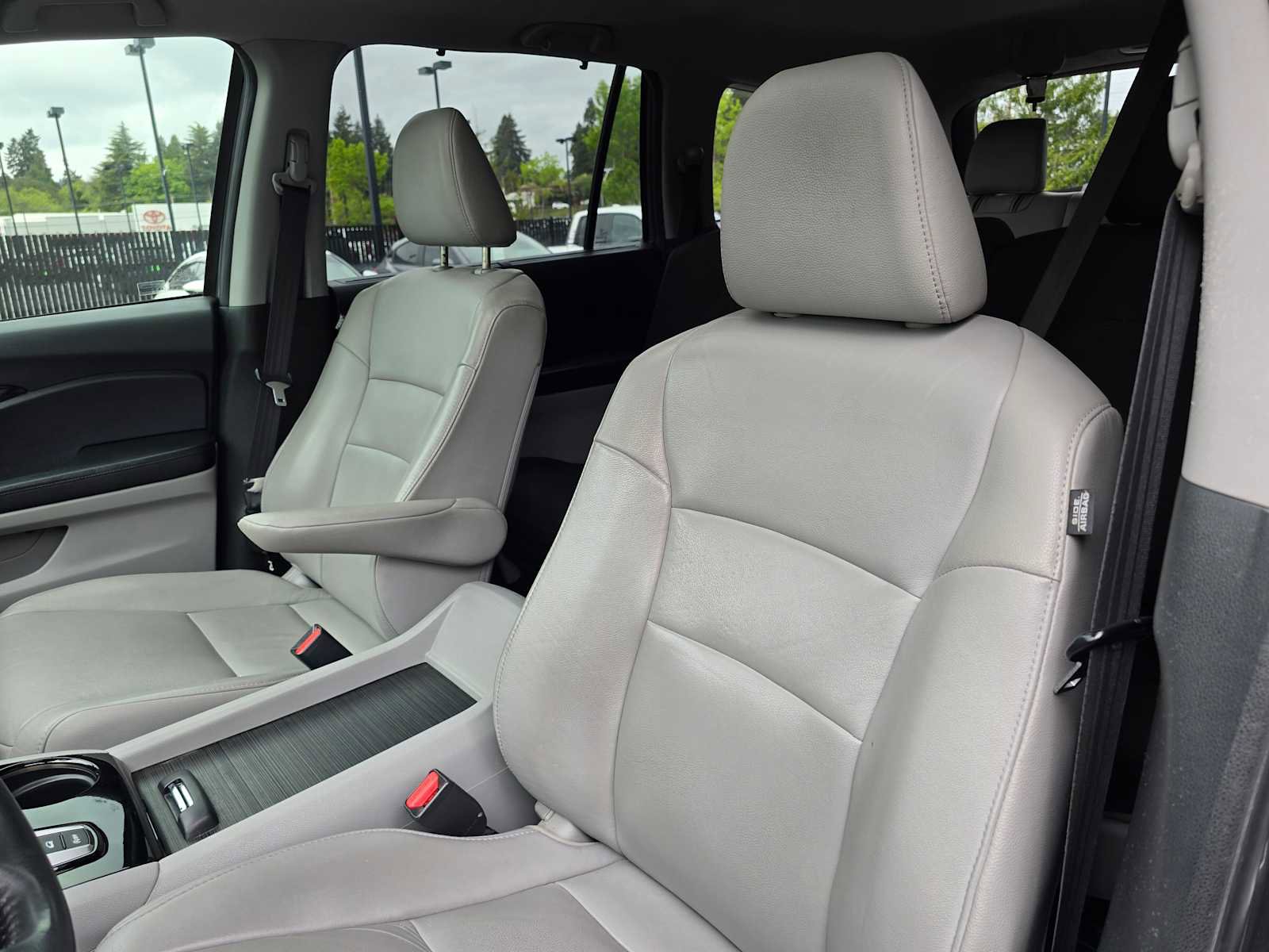 Used 2016 Honda Pilot Touring image 24