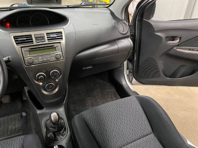 Used 2009 Toyota Yaris S FWD image 18
