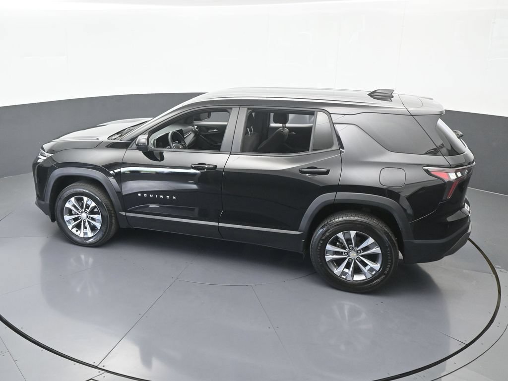 Used 2026 Chevrolet Equinox LT FWD image 43