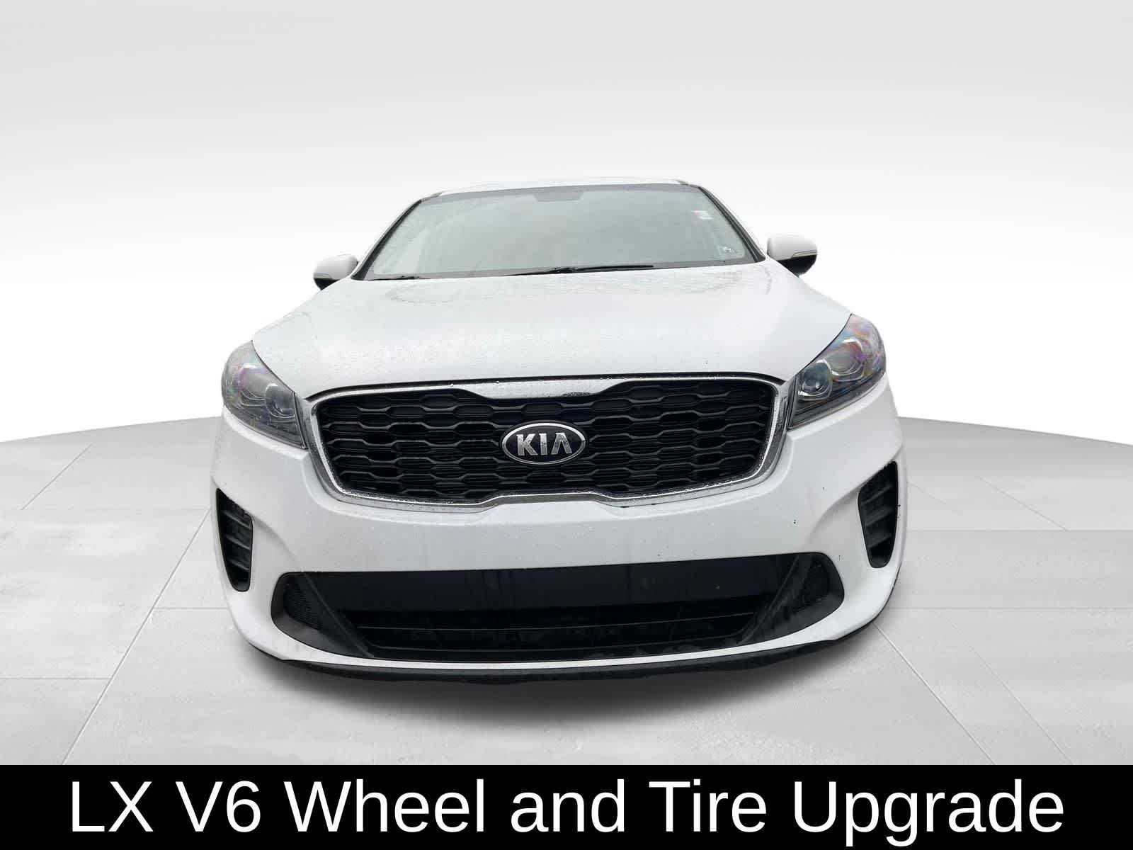 Used 2020 Kia Sorento FWD V6 image 2