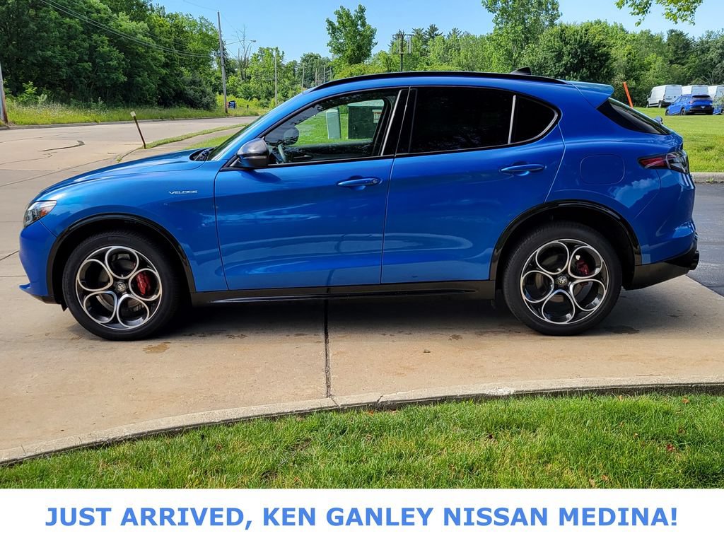 Used 2024 Alfa Romeo Stelvio Veloce AWD/4WD image 6