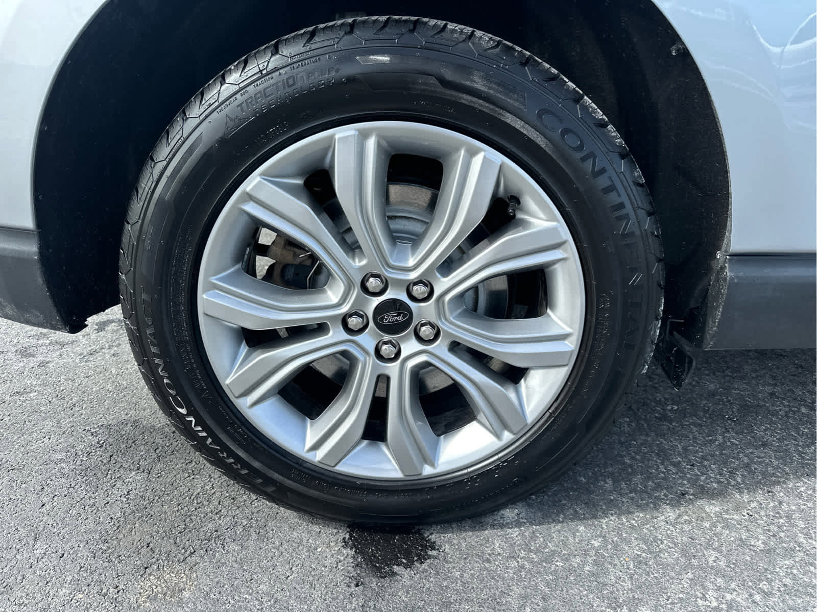 Used 2023 Ford Edge Titanium image 9