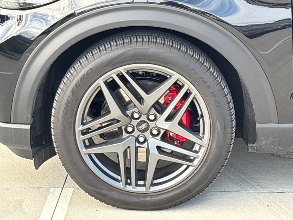 Used 2025 Ford Explorer ST image 12