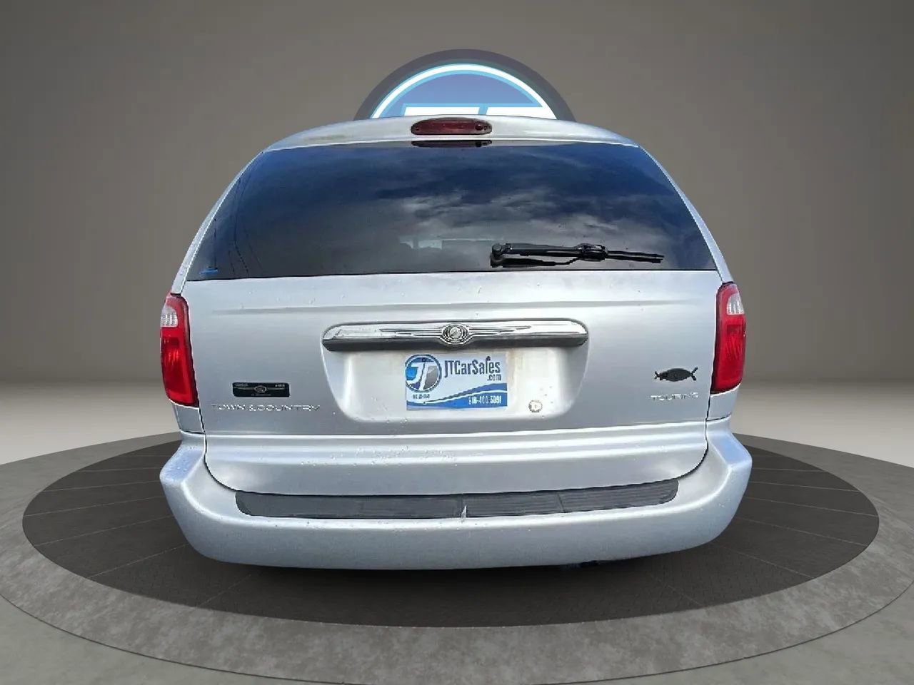 Used 2004 Chrysler Town & Country Touring FWD image 8