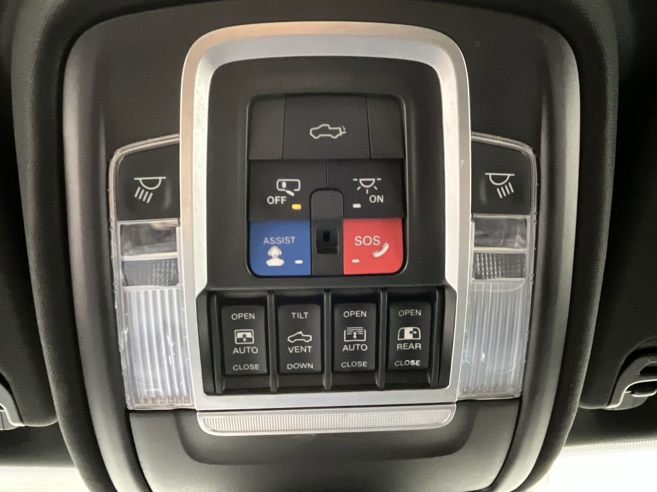 Used 2020 RAM 1500 Limited AWD/4WD image 29