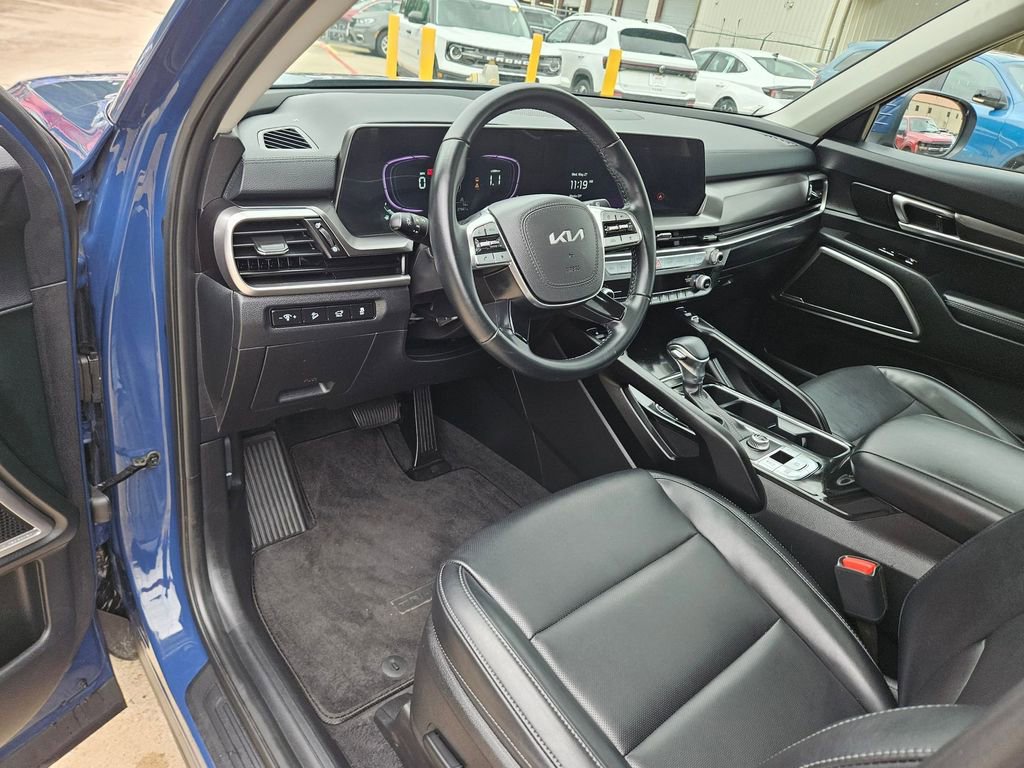 Used 2025 Kia Telluride S FWD image 11