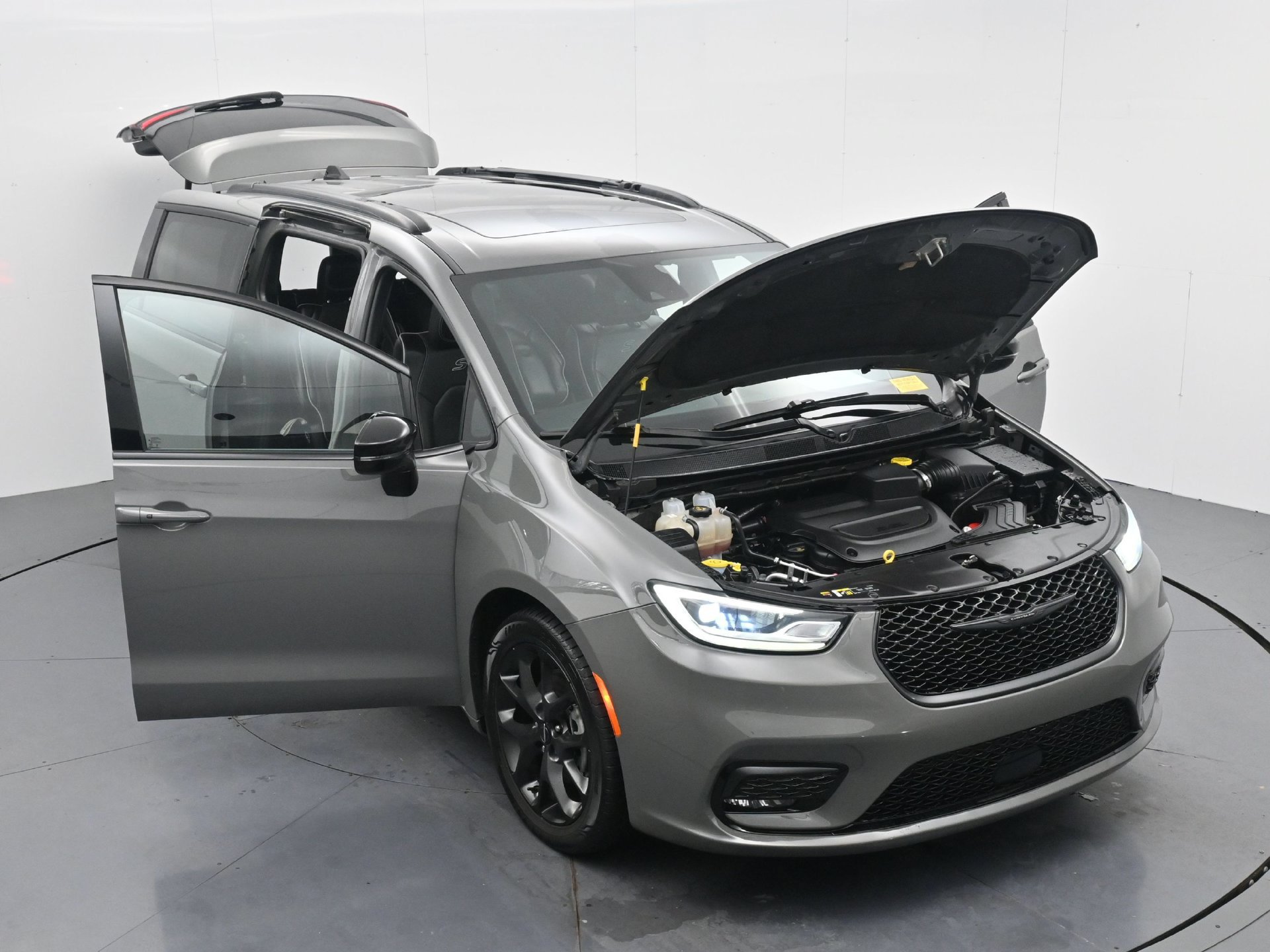 Used 2025 Chrysler Pacifica Limited FWD image 37
