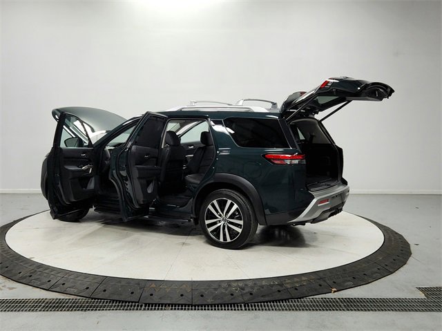 Used 2024 Nissan Pathfinder Platinum w/ Lighting Package (N93) image 13