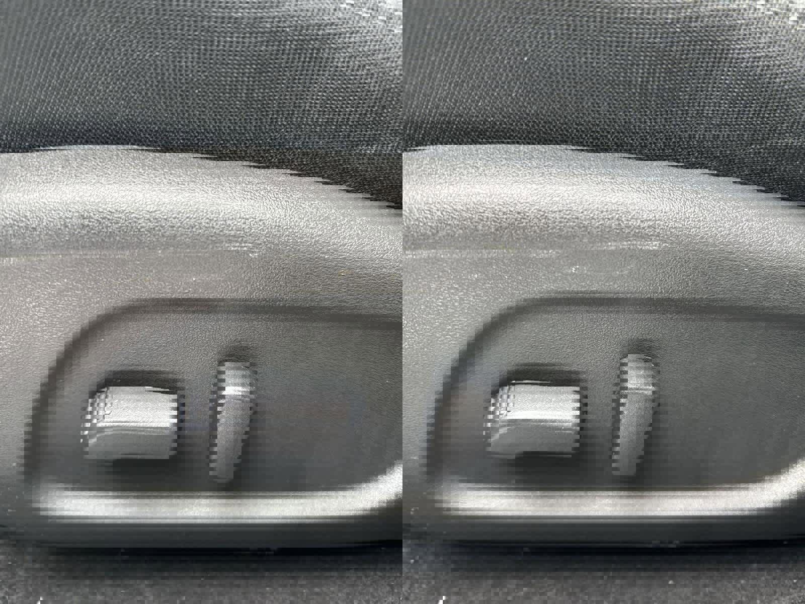 Used 2017 Nissan Pathfinder SV image 14