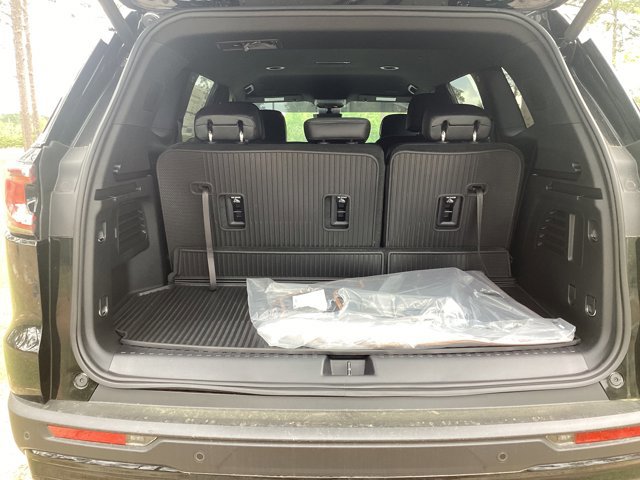 New 2026 GMC Acadia AT4 w/ Luxury Package image 18