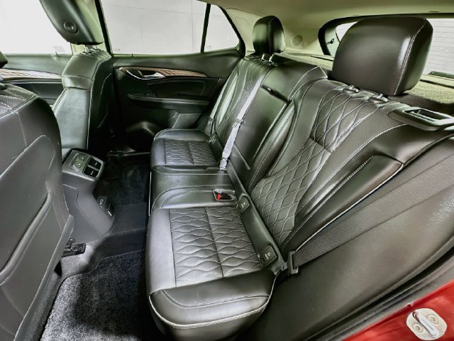 Used 2022 Buick Envision Avenir w/ Safety Package FWD image 31