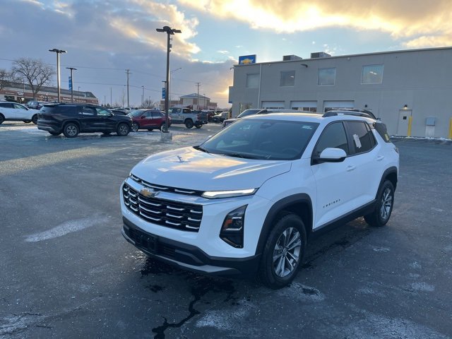 Used 2025 Chevrolet Equinox LT image 1