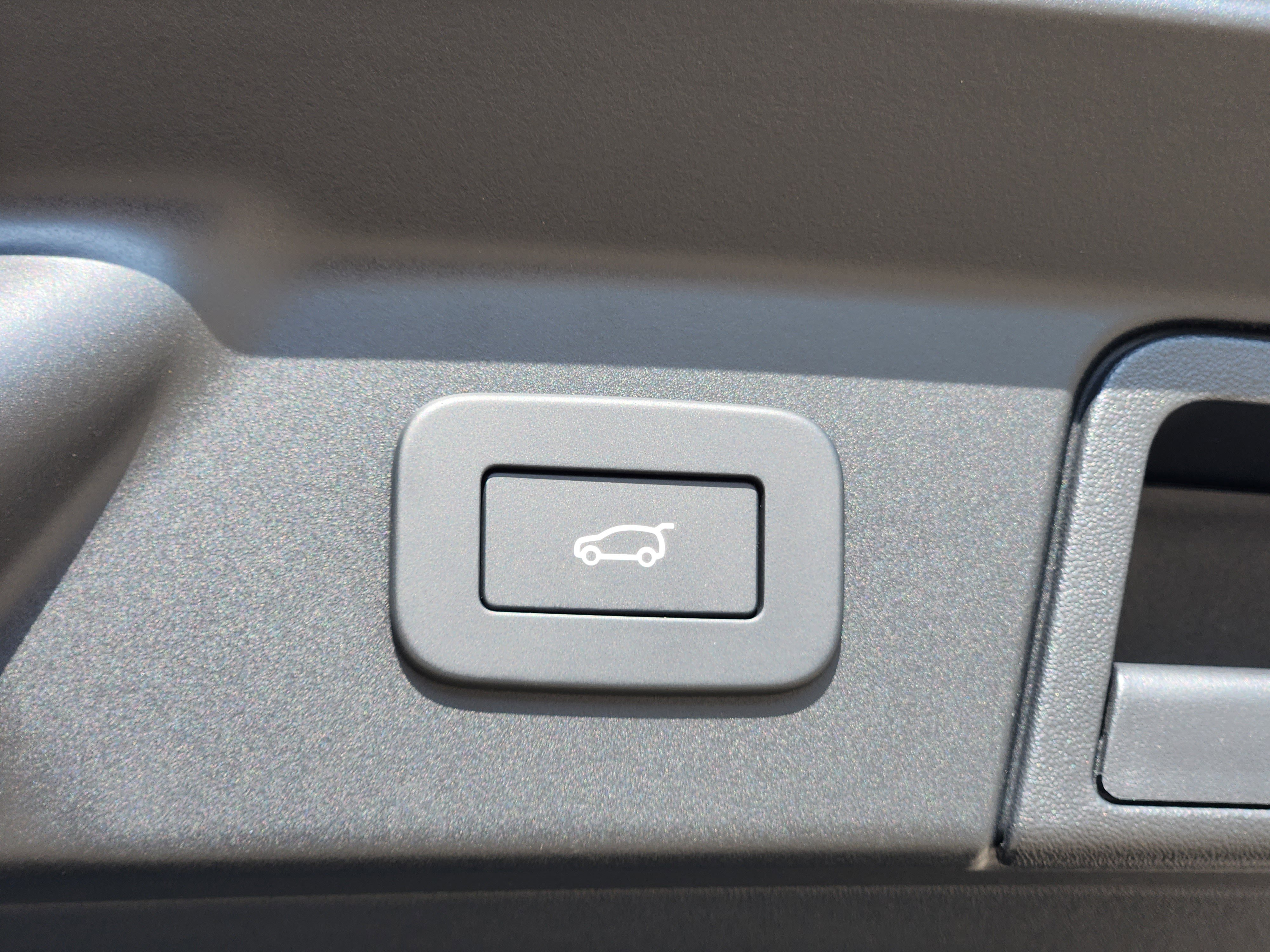 New 2026 Land Rover Range Rover Velar S image 34