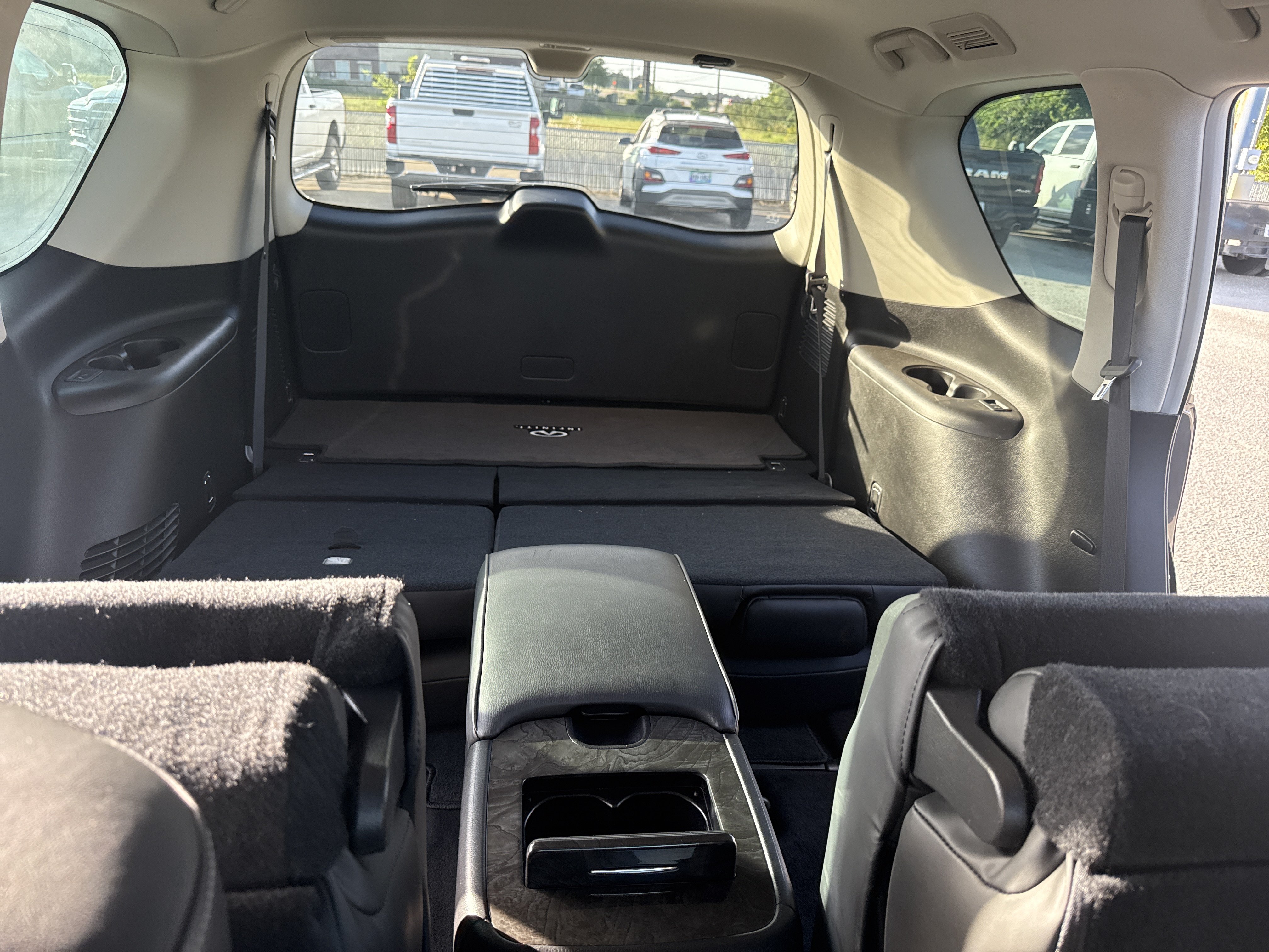 Used 2023 INFINITI QX80 Luxe w/ Cargo Package RWD image 37