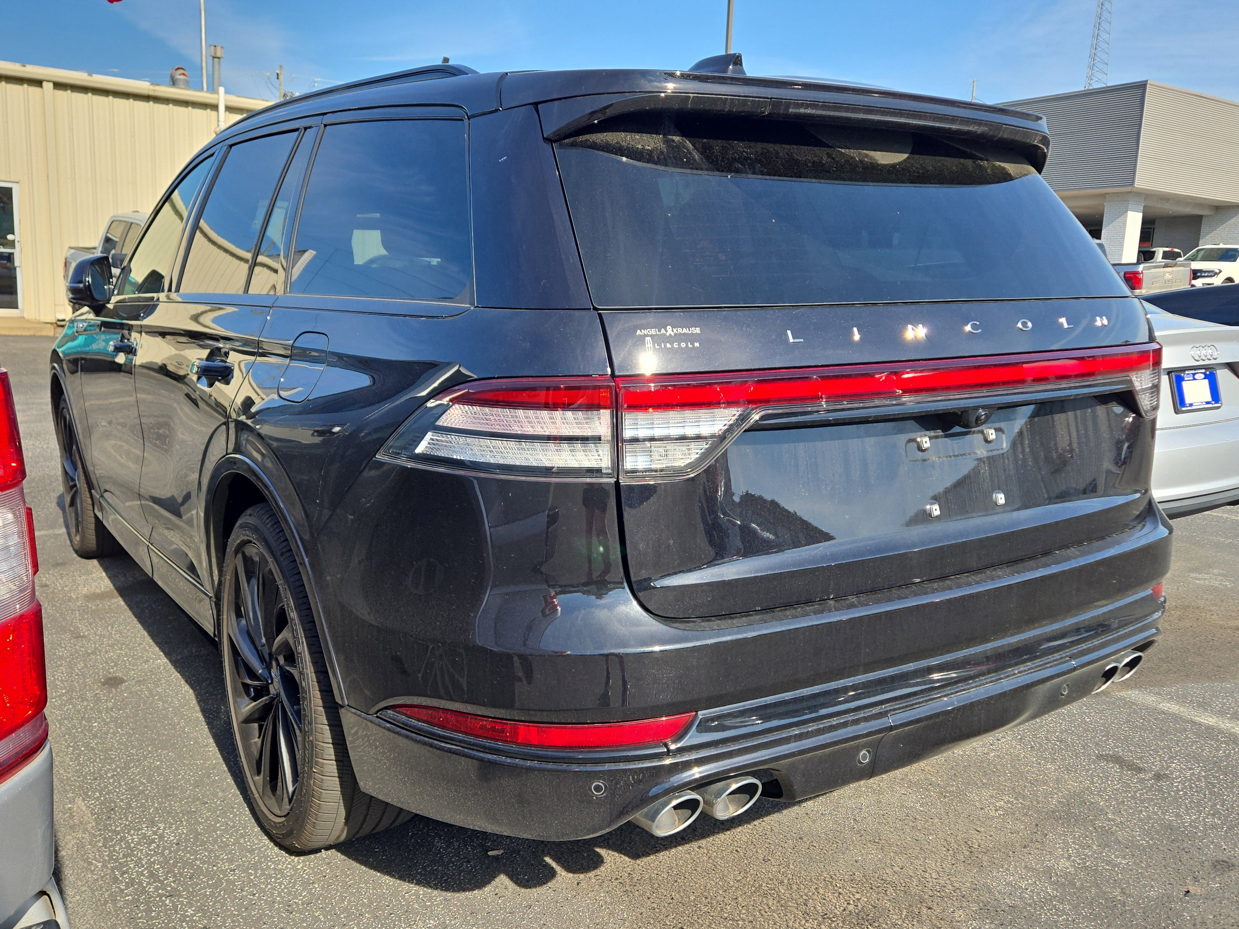 Used 2025 Lincoln Aviator Reserve w/ Jet Appearance Package image 4