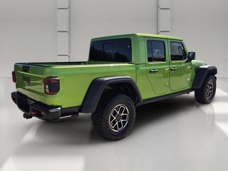 Used 2025 Jeep Gladiator Rubicon AWD/4WD image 5