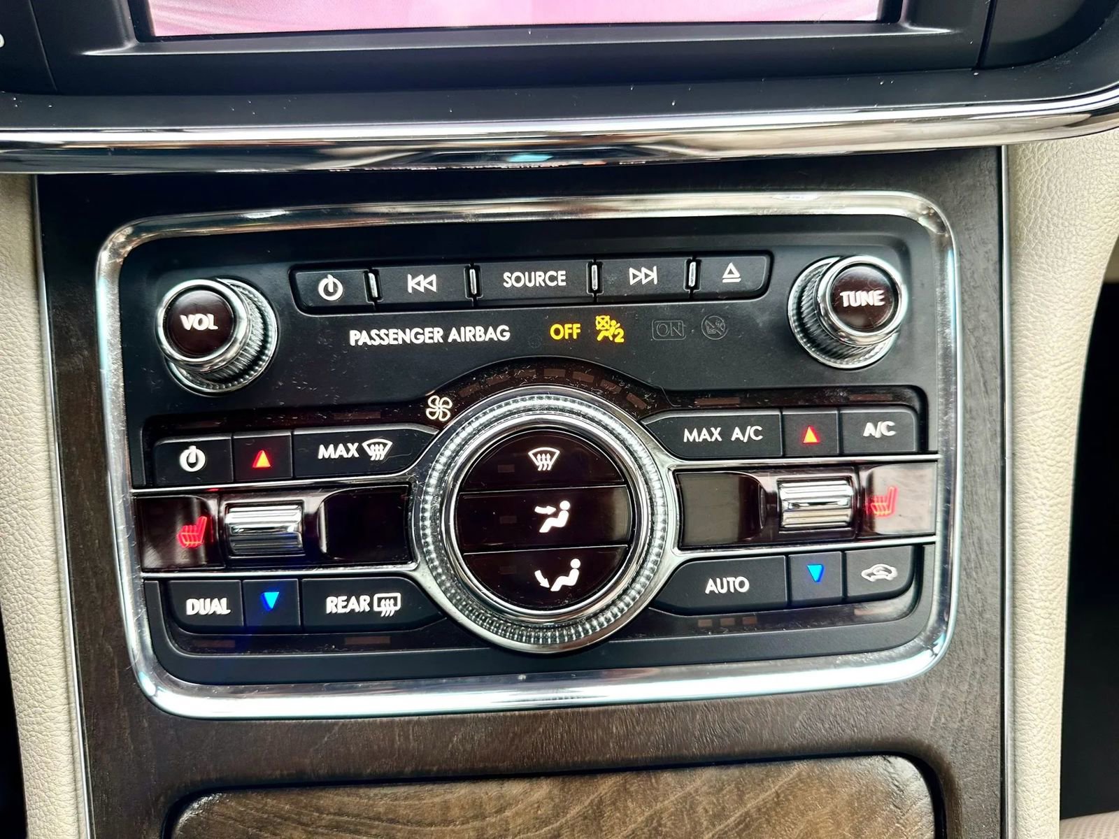 Used 2017 Lincoln Continental Select FWD image 22