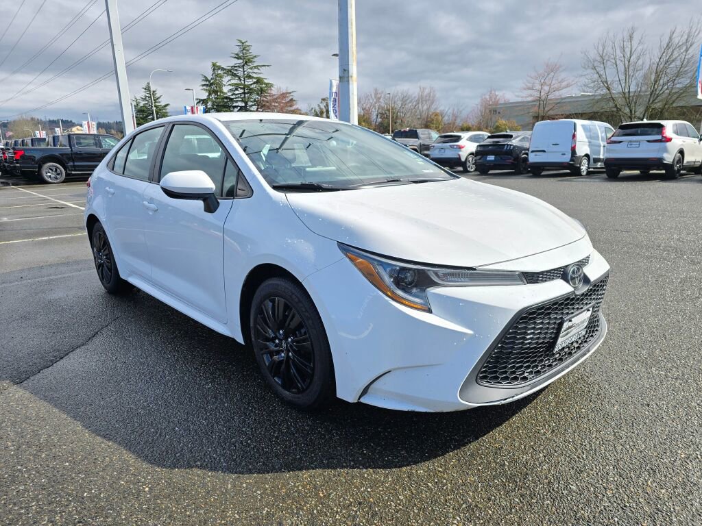 Used 2020 Toyota Corolla LE image 3