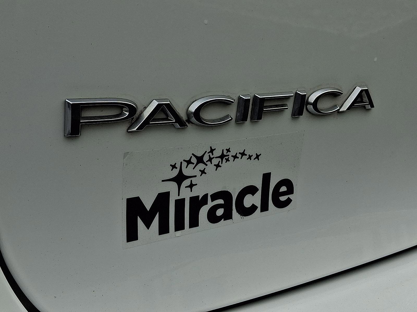 Certified 2021 Chrysler Pacifica Limited image 32