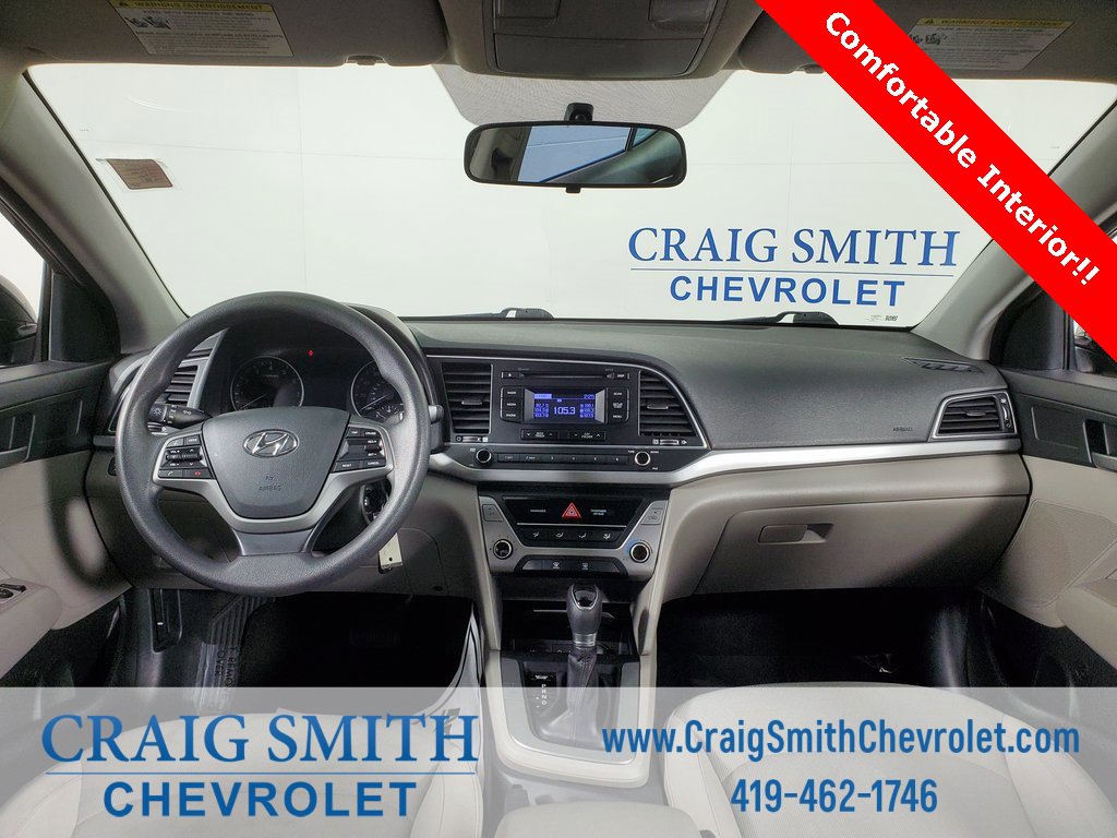 Used 2017 Hyundai Elantra SE w/ Cargo Package image 3