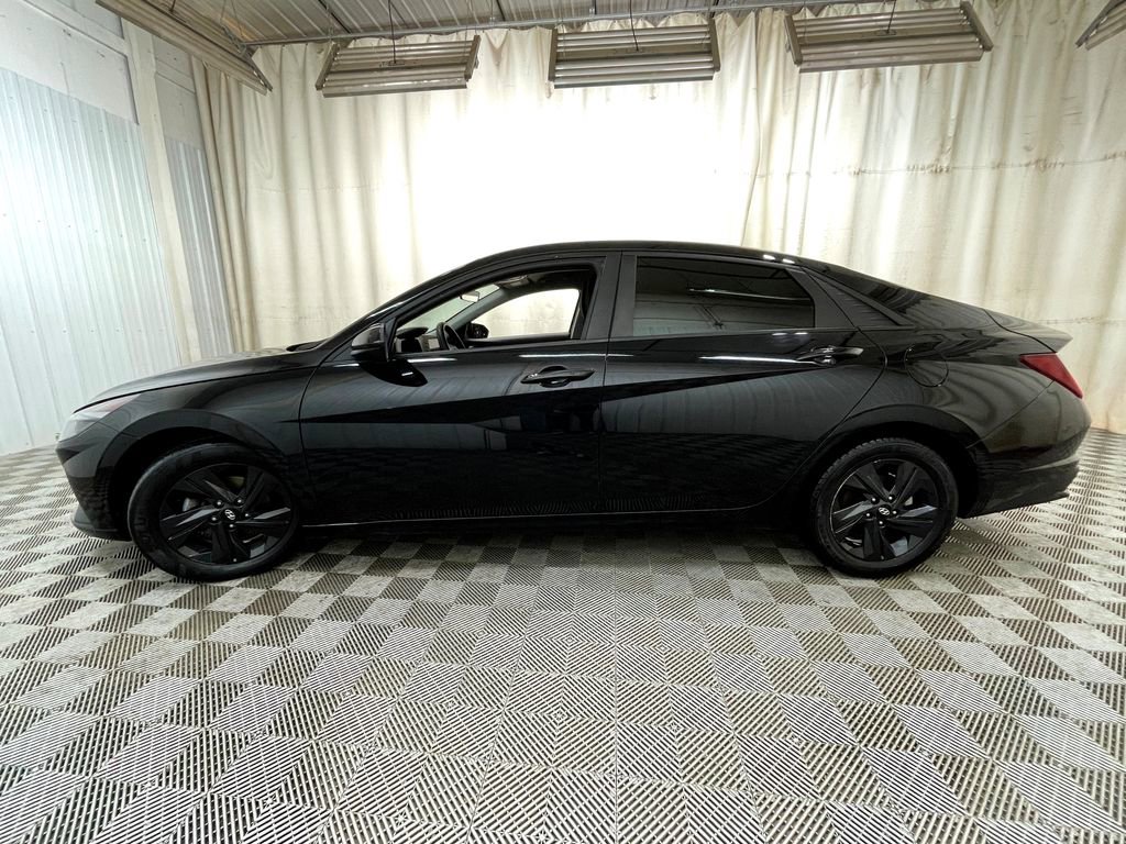 Used 2021 Hyundai Elantra SEL FWD image 11