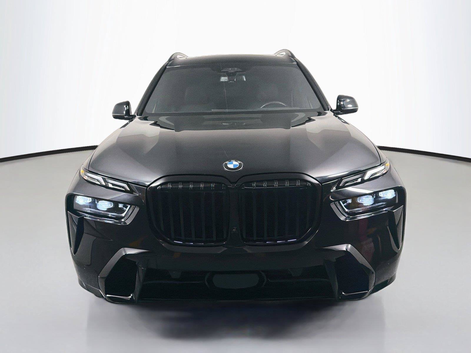Used 2024 BMW X7 xDrive40i w/ M Sport Package AWD/4WD image 2