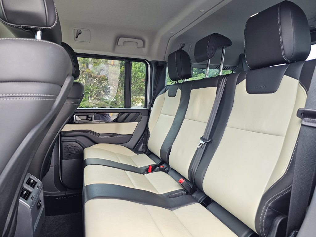 Used 2024 INEOS Grenadier Station Wagon AWD/4WD image 19