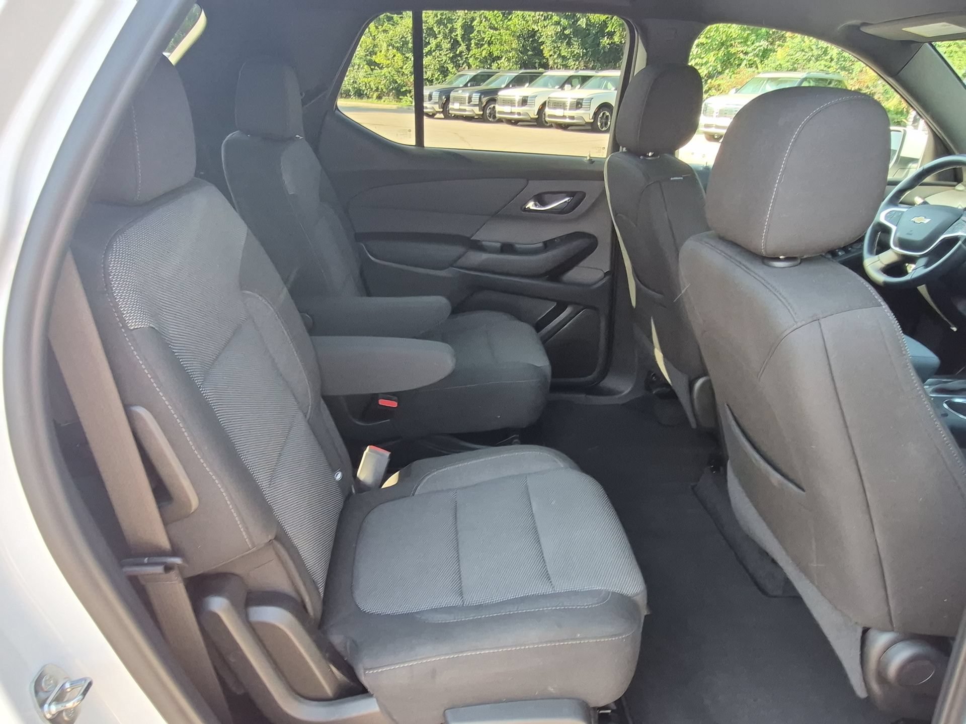Used 2023 Chevrolet Traverse LT w/ Rear Camera Mirror Package AWD/4WD image 28