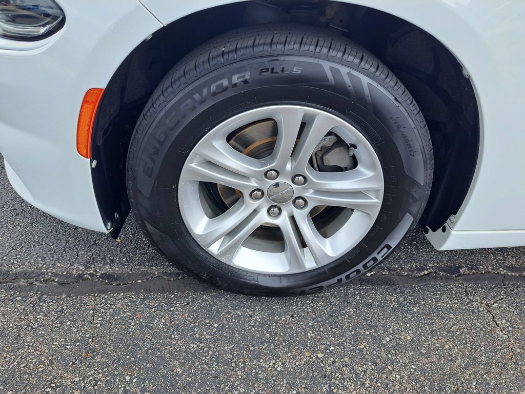 Used 2020 Dodge Charger SXT RWD image 34