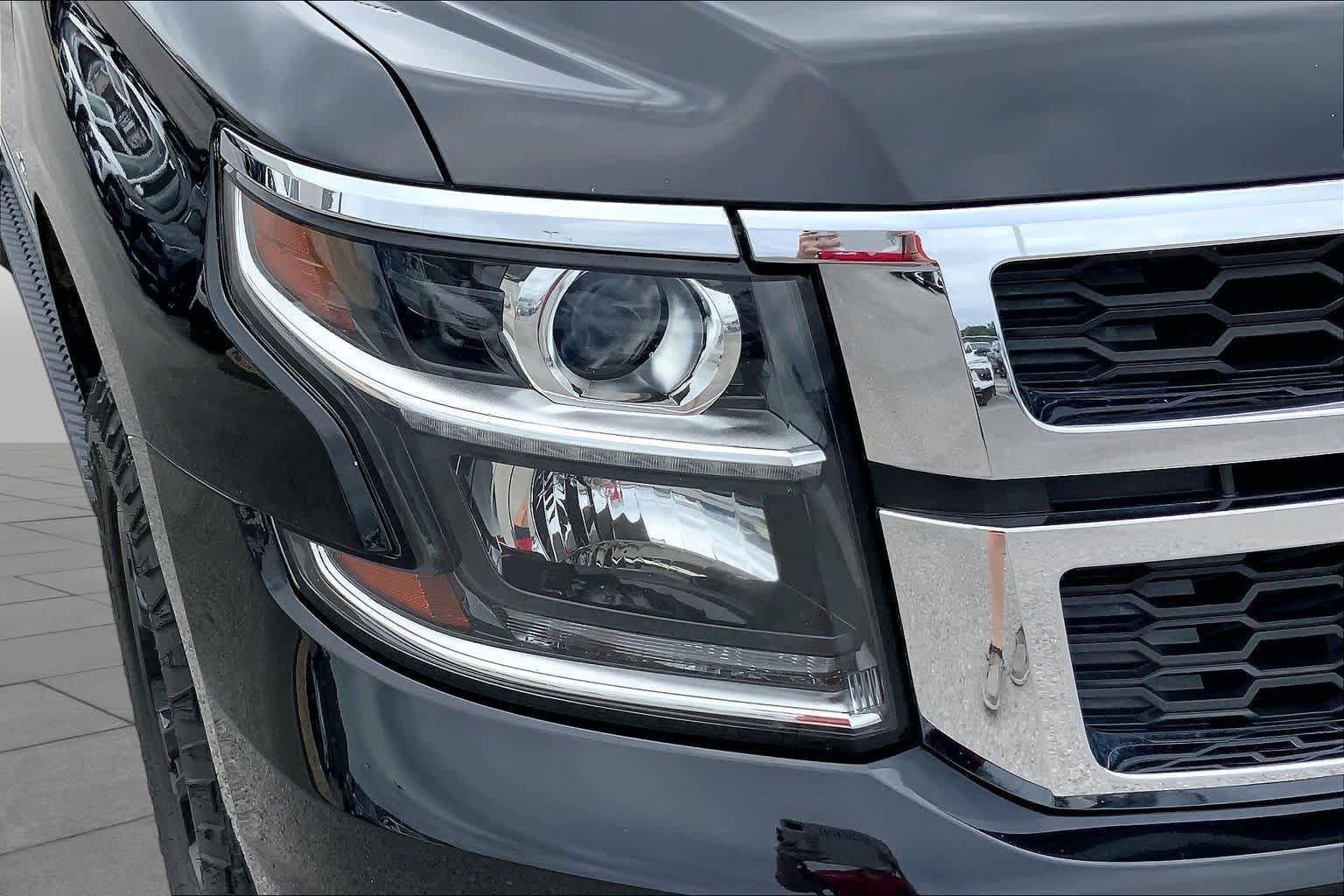 Used 2017 Chevrolet Tahoe LT w/ Luxury Package AWD/4WD image 27