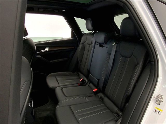 Used 2025 Audi Q5 e Premium Plus w/ Premium Plus Package image 23