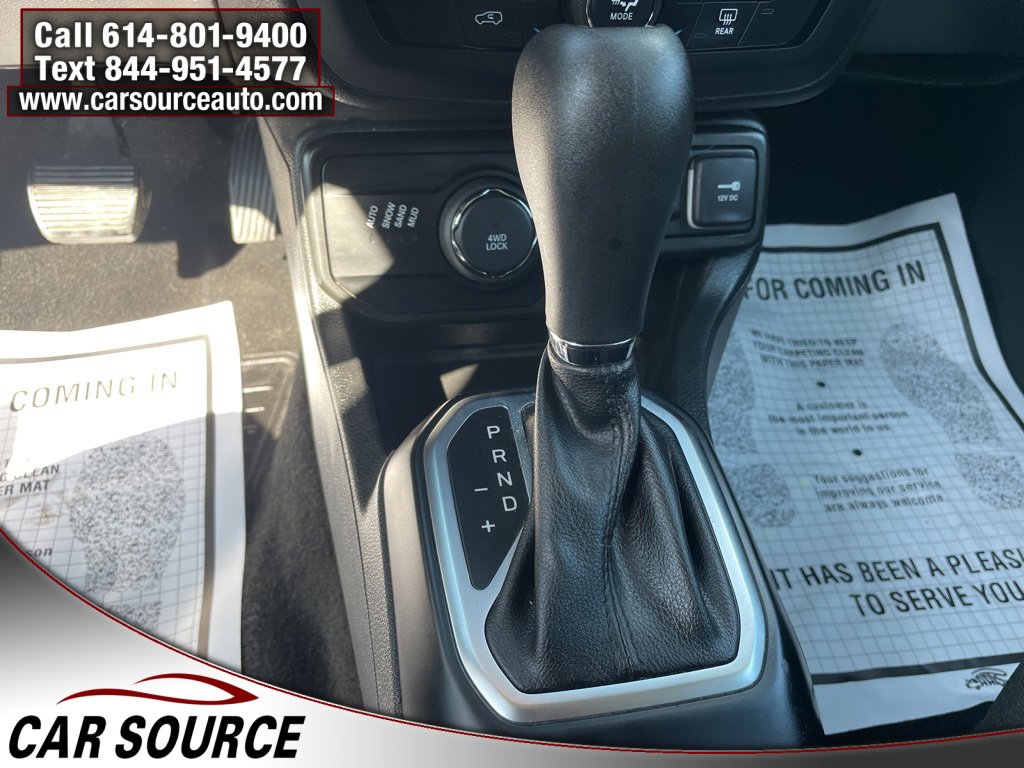 Used 2018 Jeep Renegade Latitude w/ Cold Weather Group image 19