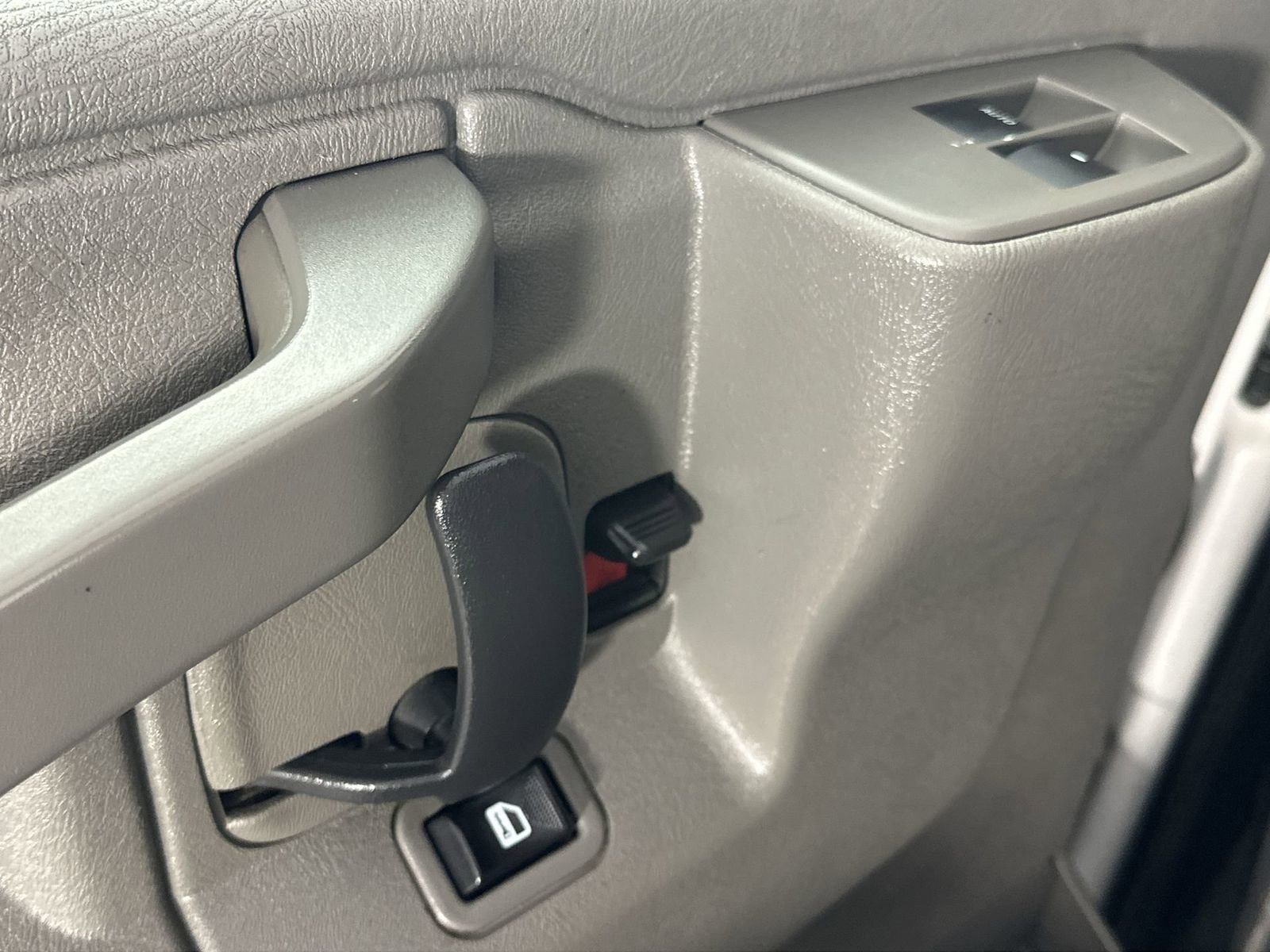 Used 2020 GMC Savana 2500 image 17