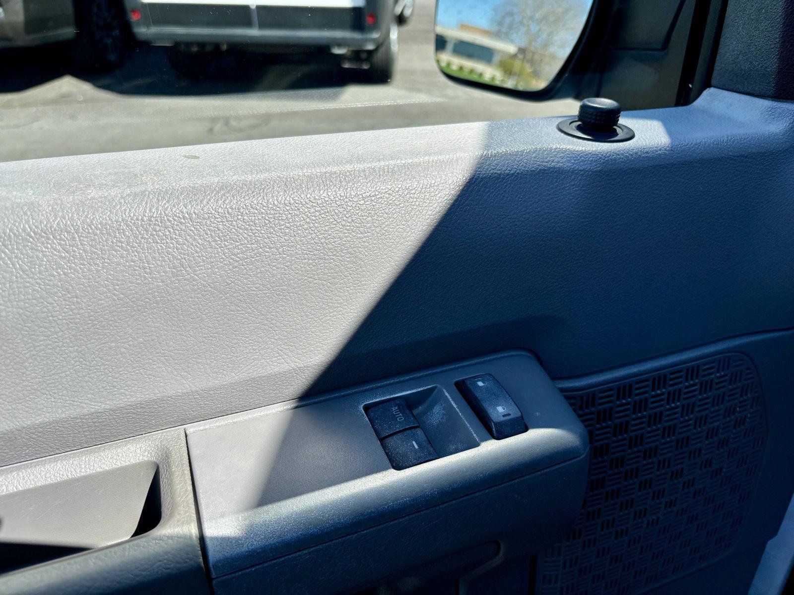 Used 2014 Ford E-150 and Econoline 150 w/ Power Group RWD image 21