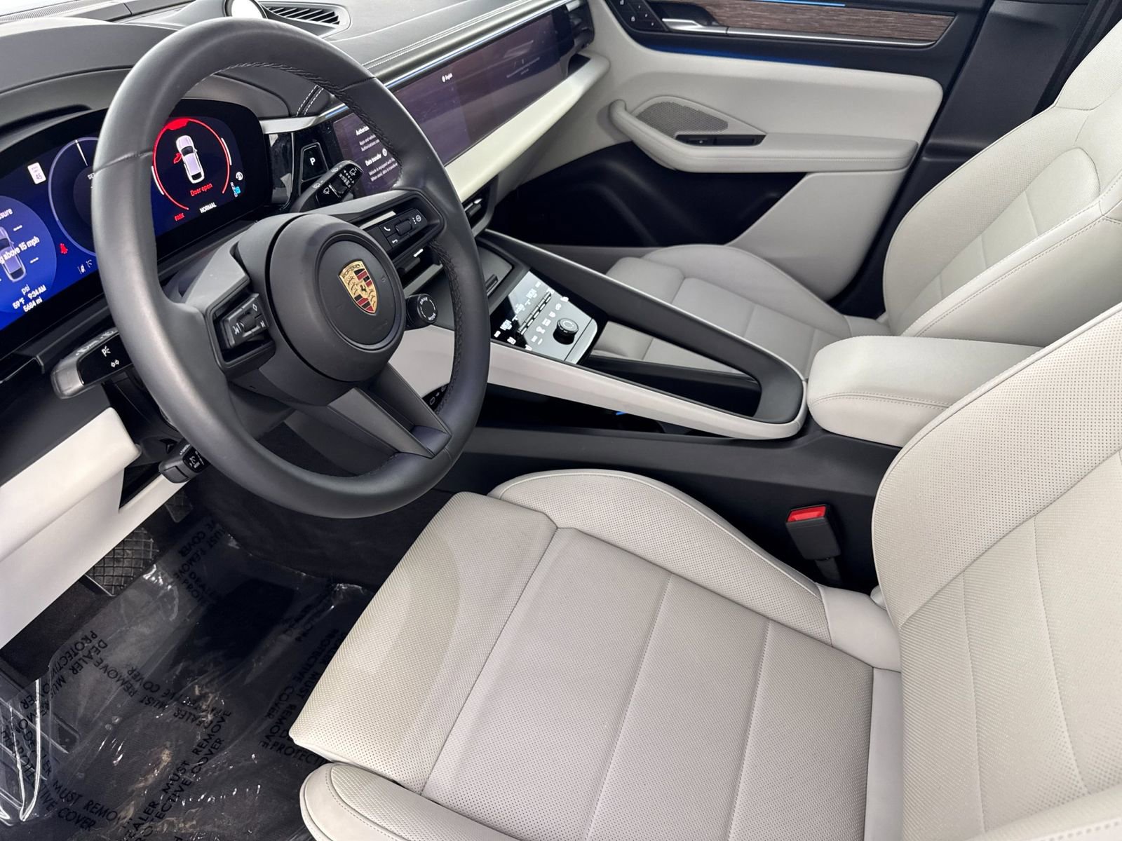 Certified 2025 Porsche Macan Electric RWD image 4