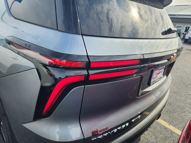 Used 2025 Chevrolet Traverse LT w/ Driver Confidence Package AWD/4WD image 5