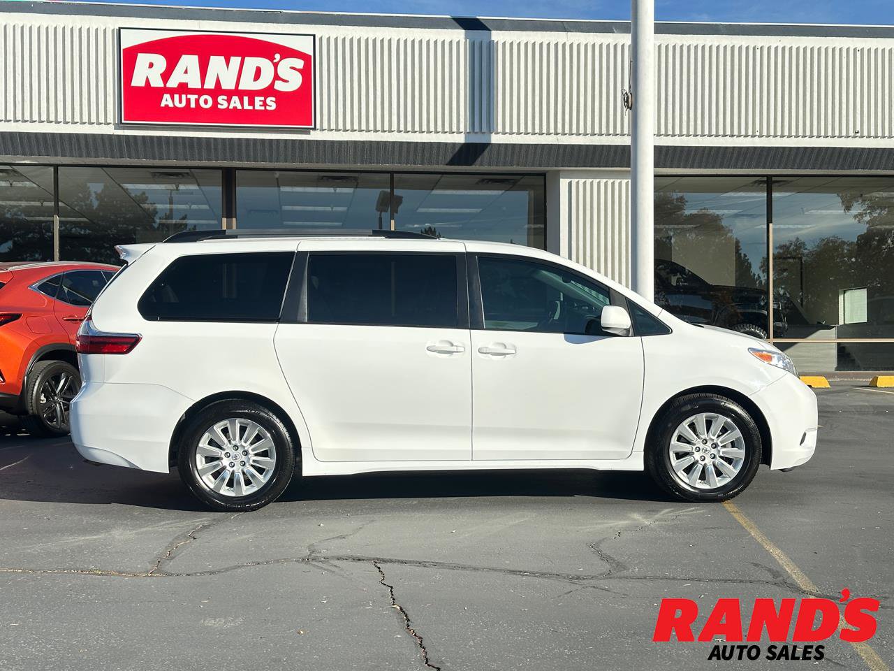 Used 2015 Toyota Sienna LE