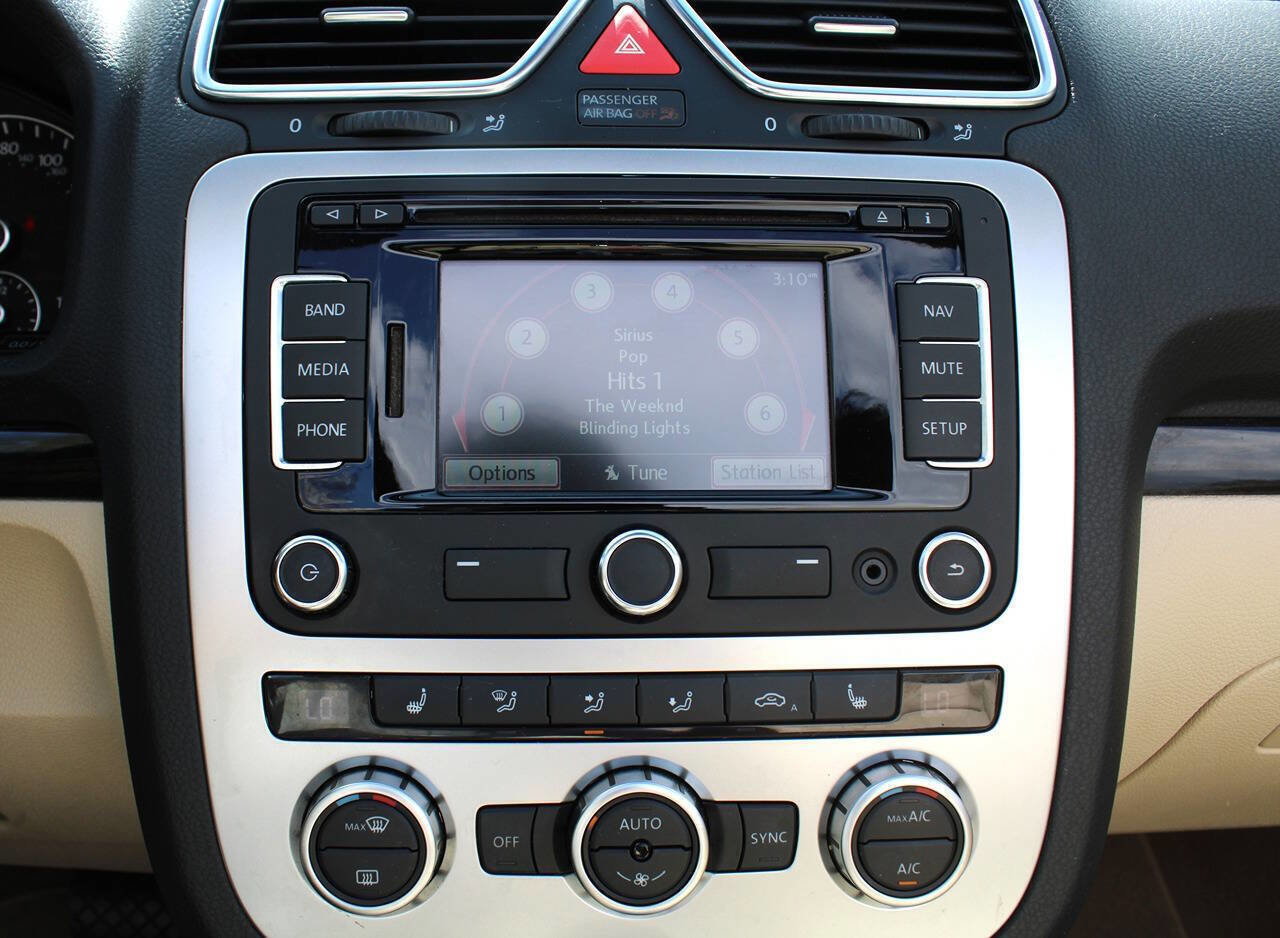 Used 2013 Volkswagen Eos Lux image 21